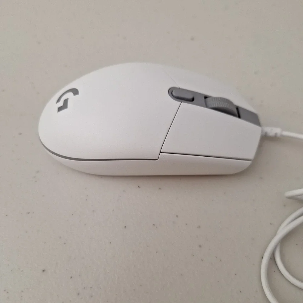 WHITE Logitech G203 Lightsync Wired Gaming Mouse Tested Works Great‎ Condition